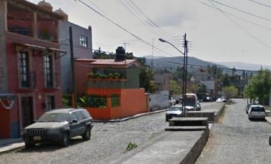 En Venta Casa para remodelar en San Miguel de Allende: Cerca del Centro