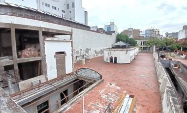 EXCLUSIVA Casa de 26 Ambientes en Monserrat con terraza, patio, parilla. Ideal usos múltiples