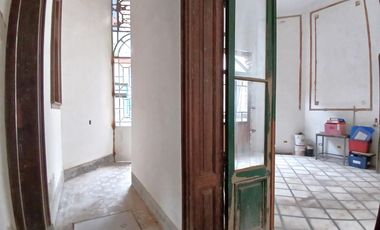 EXCLUSIVA Casa de 26 Ambientes en Monserrat con terraza, patio, parilla. Ideal usos múltiples