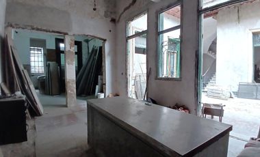 EXCLUSIVA Casa de 26 Ambientes en Monserrat con terraza, patio, parilla. Ideal usos múltiples