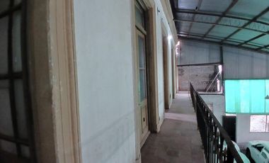 EXCLUSIVA Casa de 26 Ambientes en Monserrat con terraza, patio, parilla. Ideal usos múltiples