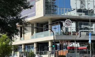 MONOAMBIENTE en el 6to piso, muy luminoso al frente, totalmente equipado.