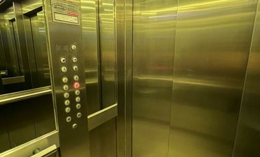 MONOAMBIENTE en el 6to piso, muy luminoso al frente, totalmente equipado.