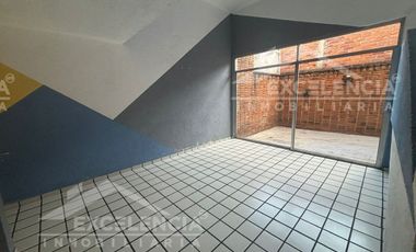¡Espacio versátil en renta en la Colonia Electricistas! 🔑🏡
