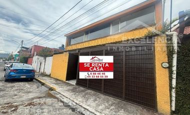 ¡Espacio versátil en renta en la Colonia Electricistas! 🔑🏡