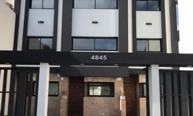 VENTA TRIPLEX 4 AMBIENTES A ESTRENAR. APTO CREDITO.