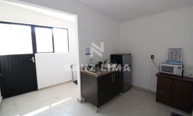 Alameda: Planta alta para oficinas, amplia e iluminada con seguridad.