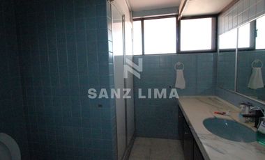 Alameda: Planta alta para oficinas, amplia e iluminada con seguridad.