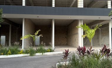 RENTA DE LOCAL COMERCIAL EN PLAZA CONKAL