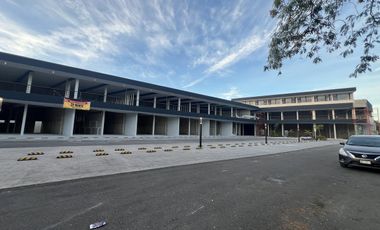 RENTA DE LOCAL COMERCIAL EN PLAZA CONKAL