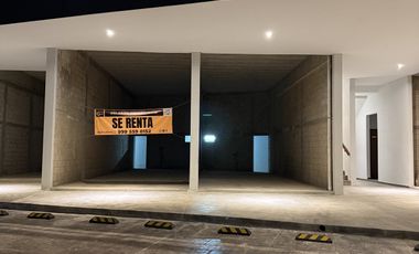 RENTA DE LOCAL COMERCIAL EN PLAZA CONKAL