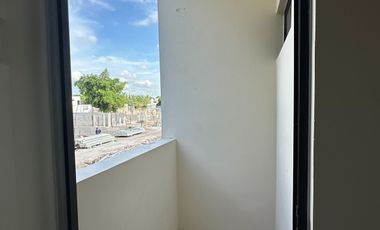 Moderno Townhouse en Venta en Privada con 40 casas en Chuburná