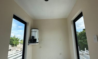 Moderno Townhouse en Venta en Privada con 40 casas en Chuburná