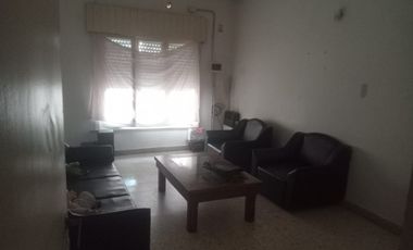 VENTA CASA MAS DEPARTAMENTO EXCELENTE ZONA,OPORTUNIDAD!!!!!!  DUCLOUT 500 -MONTE GRANDE- BAJO VALOR