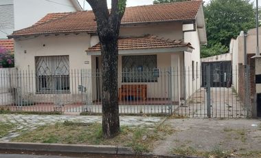 VENTA CASA MAS DEPARTAMENTO EXCELENTE ZONA,OPORTUNIDAD!!!!!!  DUCLOUT 500 -MONTE GRANDE- BAJO VALOR