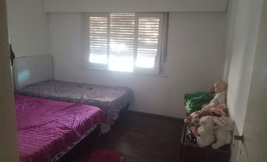 VENTA CASA MAS DEPARTAMENTO EXCELENTE ZONA,OPORTUNIDAD!!!!!!  DUCLOUT 500 -MONTE GRANDE- BAJO VALOR