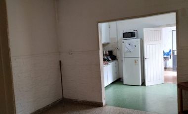 VENTA CASA MAS DEPARTAMENTO EXCELENTE ZONA,OPORTUNIDAD!!!!!!  DUCLOUT 500 -MONTE GRANDE- BAJO VALOR