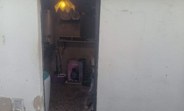 VENTA CASA MAS DEPARTAMENTO EXCELENTE ZONA,OPORTUNIDAD!!!!!!  DUCLOUT 500 -MONTE GRANDE- BAJO VALOR