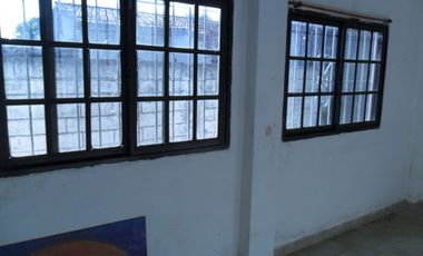 Lote 300M2 centrico con Casa a reciclar