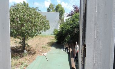 Lote 300M2 centrico con Casa a reciclar