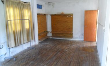 Lote 300M2 centrico con Casa a reciclar