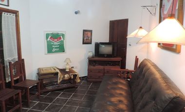 Casa estilo colonial con dos lotes