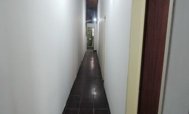 Casa estilo colonial con dos lotes