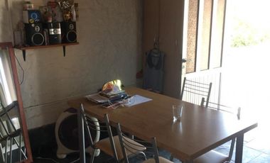 AMPLIA CASA CON DOBLE GARAGE + DPTO 2AMB. C/PATIO + MONO AMBIENTE EN PLANTA ALTA