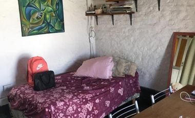 AMPLIA CASA CON DOBLE GARAGE + DPTO 2AMB. C/PATIO + MONO AMBIENTE EN PLANTA ALTA