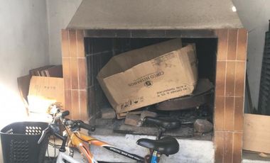 AMPLIA CASA CON DOBLE GARAGE + DPTO 2AMB. C/PATIO + MONO AMBIENTE EN PLANTA ALTA