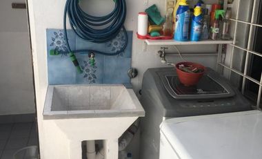 AMPLIA CASA CON DOBLE GARAGE + DPTO 2AMB. C/PATIO + MONO AMBIENTE EN PLANTA ALTA