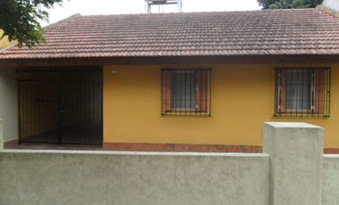 Hermosa casa de 3 amb. con todos los servicios