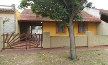 Hermosa casa de 3 amb. con todos los servicios