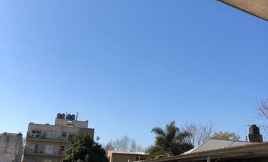 Dpto 2 amb con cochera y balcon, ubicado en Alsina 1948 L. de Zamora