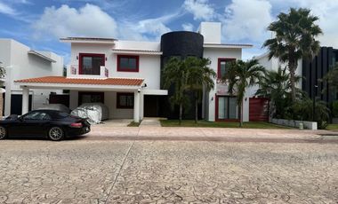 CASA EN VENTA EN LAGOS DEL SOL