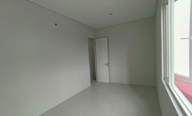Disewakan Rumah  Rumah Baru Dian istana Cluster GGG