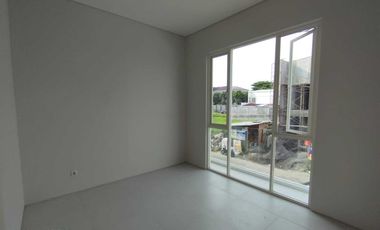 Disewakan Rumah  Rumah Baru Dian istana Cluster GGG