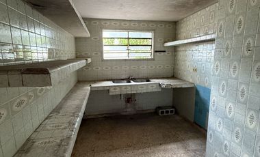 Casa para remodelar en venta en el Barrio de Santa Ana