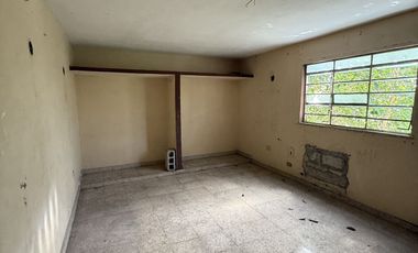 Casa para remodelar en venta en el Barrio de Santa Ana