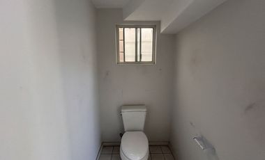 CASA EN RENTA EN LA ESMERALDA