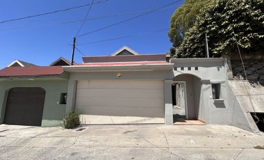 CASA EN RENTA EN LA ESMERALDA