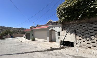CASA EN RENTA EN LA ESMERALDA
