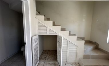 CASA EN RENTA EN LA ESMERALDA