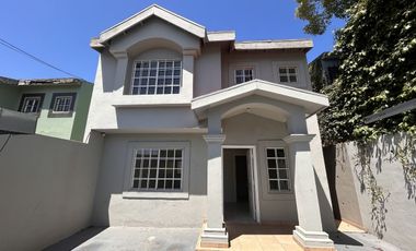 CASA EN RENTA EN LA ESMERALDA