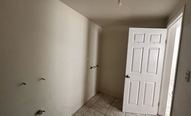 CASA EN RENTA EN LA ESMERALDA