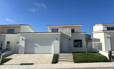 Casa En Venta NUEVA en Ensenada Bajamar Golf Resort