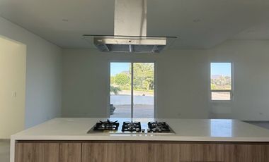 Casa En Venta NUEVA en Ensenada Bajamar Golf Resort