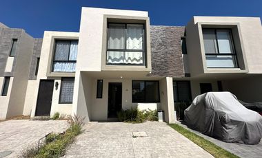 Casa en Venta con Acabados de Lujo en Boskia Residencial Santa Ana Tepetitlán