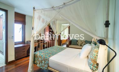 Vila Mewah dengan Lima Kamar Tidur yang Indah di Tepi Pantai Sanur