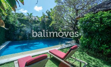 Vila Mewah dengan Lima Kamar Tidur yang Indah di Tepi Pantai Sanur